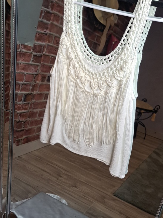 Fringed Tank - Picture 2 of 2